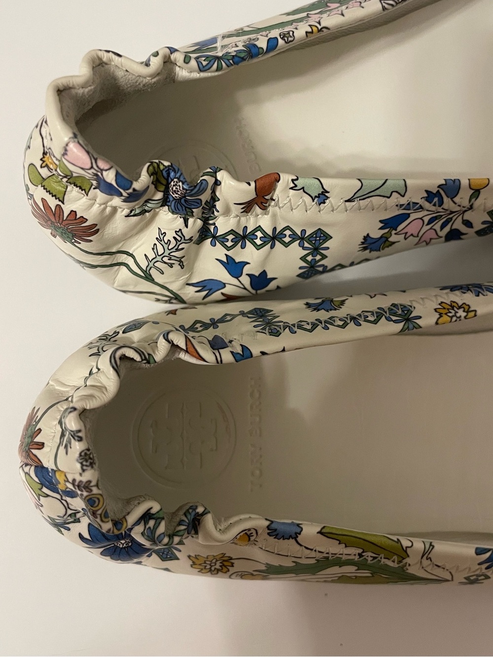Tory Burch Minnie Ivory Meadow Folly Travel
Ballet Flats size 7 - Picture 3 of 7